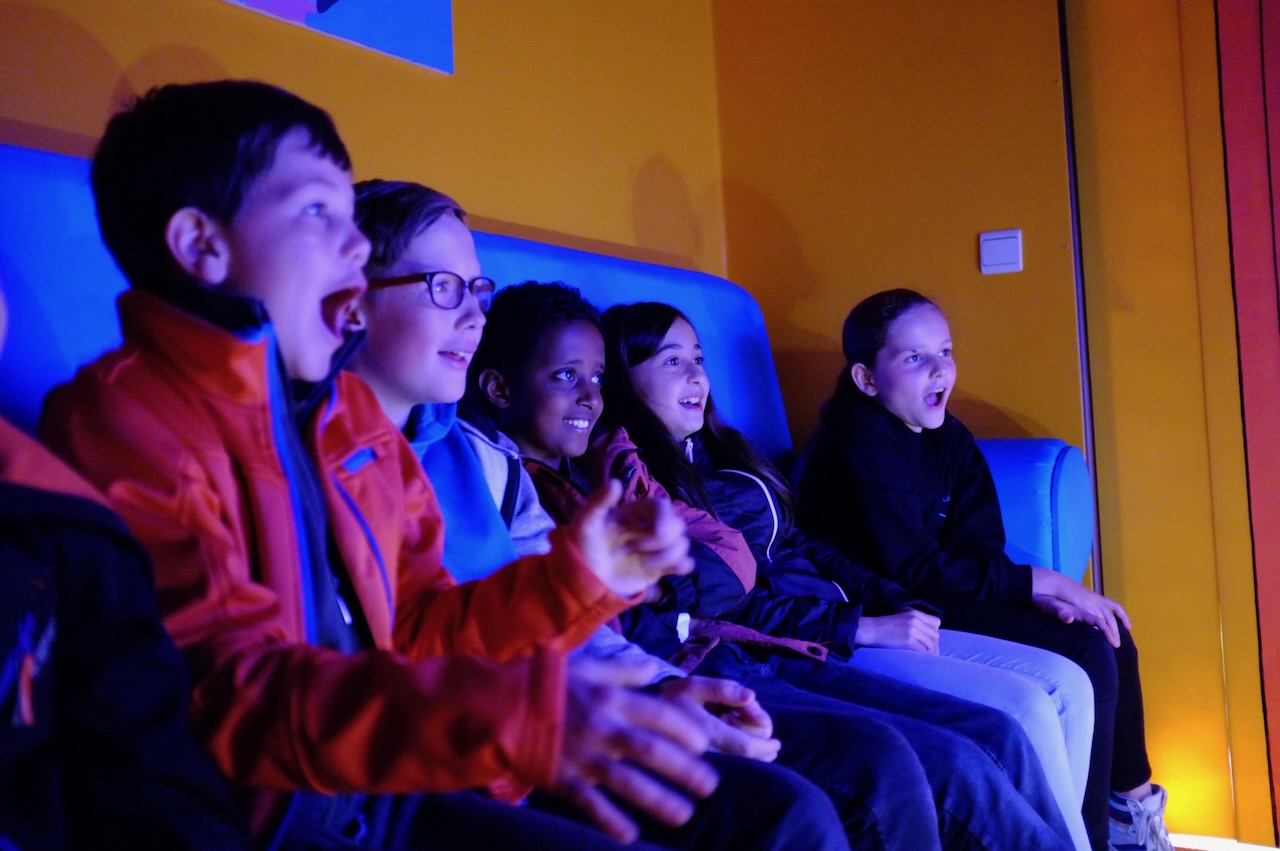 Room 4 is a blast: the 4D cinema!