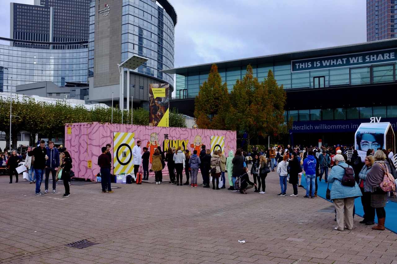 Lining up at the Frankfurter Buchmesse in October 2016.